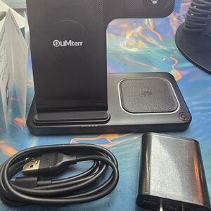 Black Wireless Charging Station with Silver Adapter